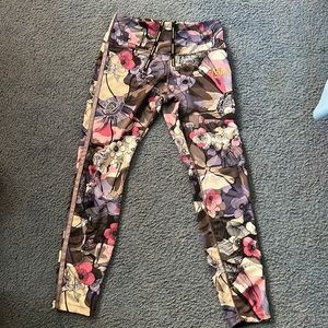 Multicolored leggings size medium Nike dry fit